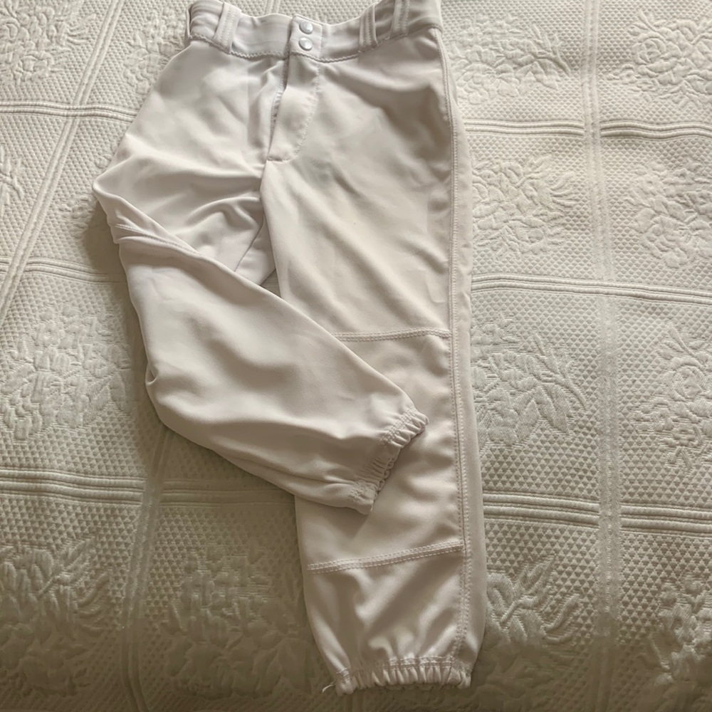Tag white baseball knickers. Boys medium